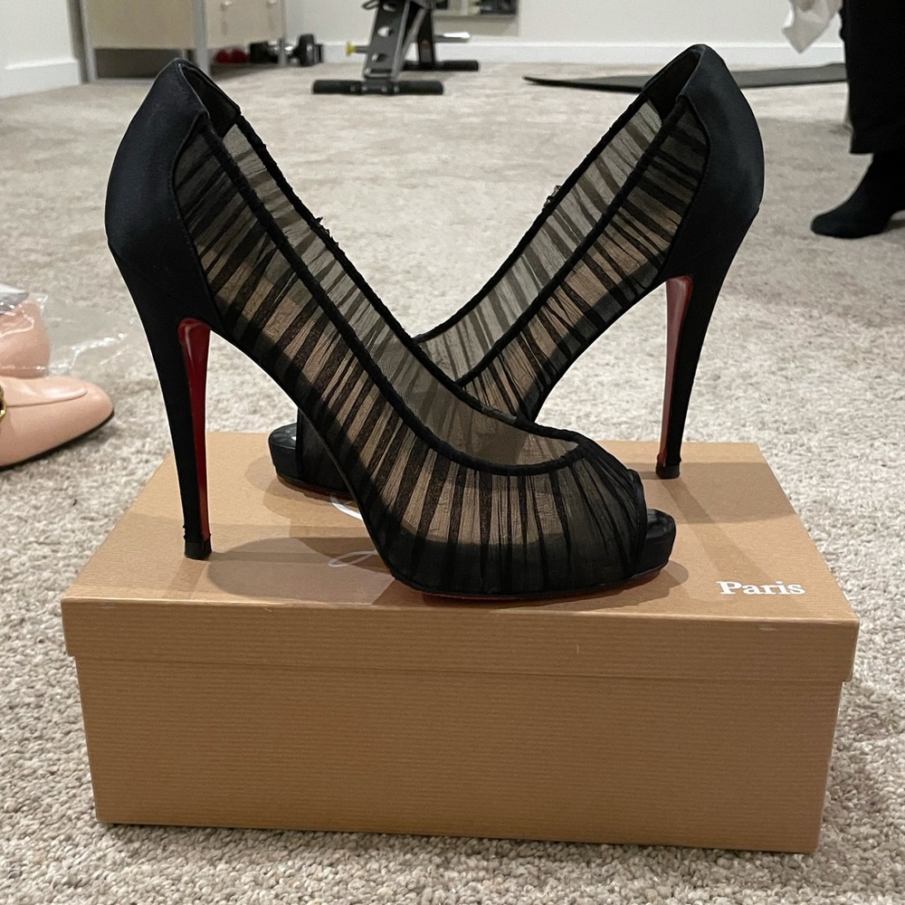 Christian Louboutin Black Fabric and Satin Ambrosina Peep Size 39.5 Pumps